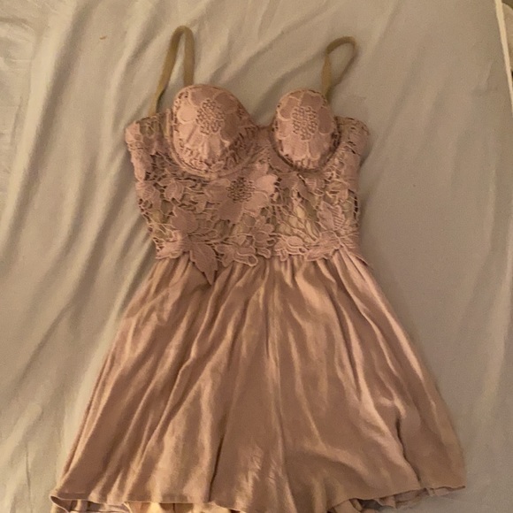 Light brown romper with lace detailing size small - Picture 2 of 3
